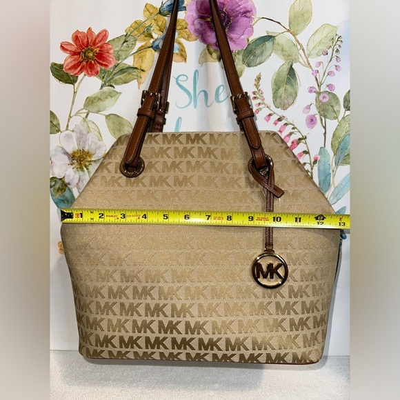 MICHAEL KORS NWT Jet Set Grab Bag Jacquard MK Signature Tote - Picture 4 of 12